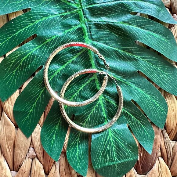 BOGO FREE GOLDEN HOOP EARRINGS - Picture 3 of 8